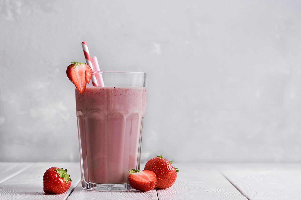 CHOCOLATE DIPPED STRAWBERRY SMOOTHIE WITH CHIA