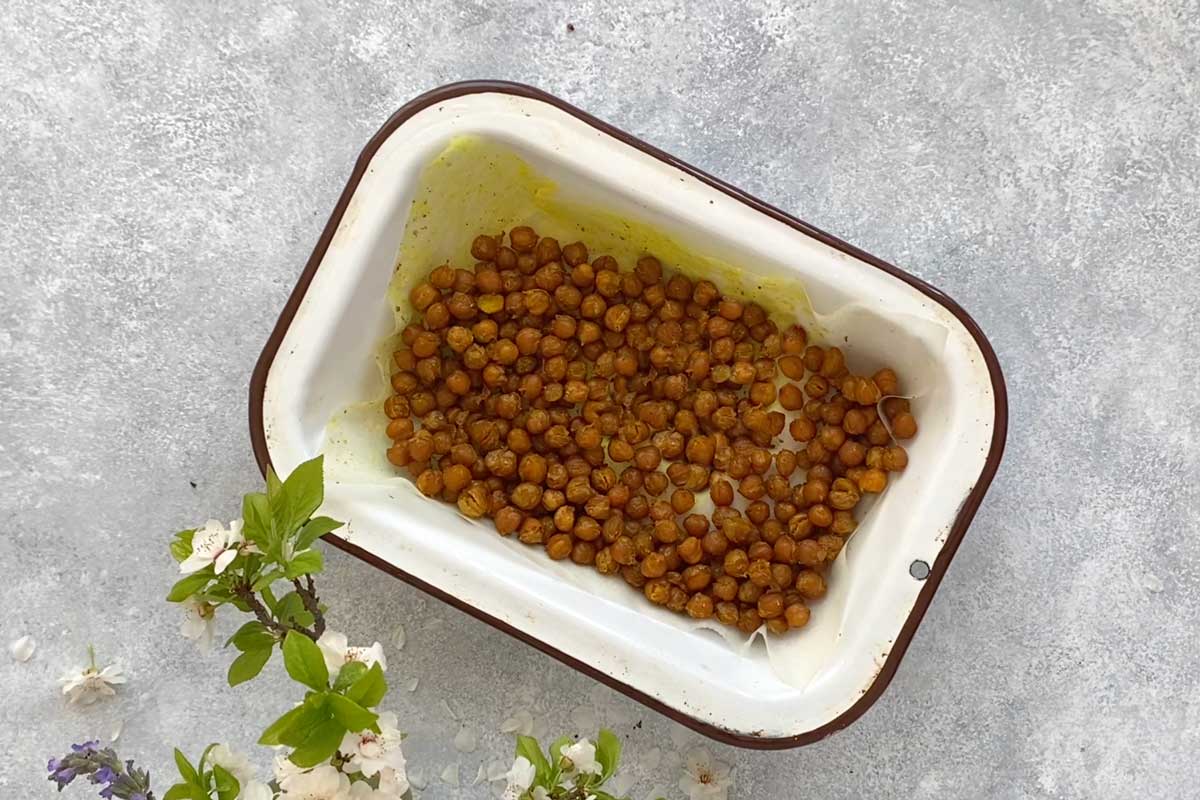 CRUNCHY CHICKPEAS