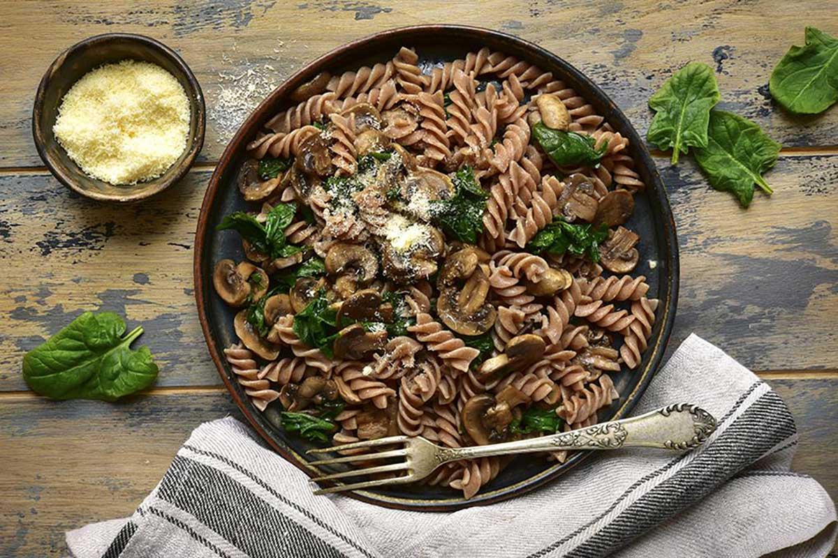 Pasta with Spinach and mushrooms